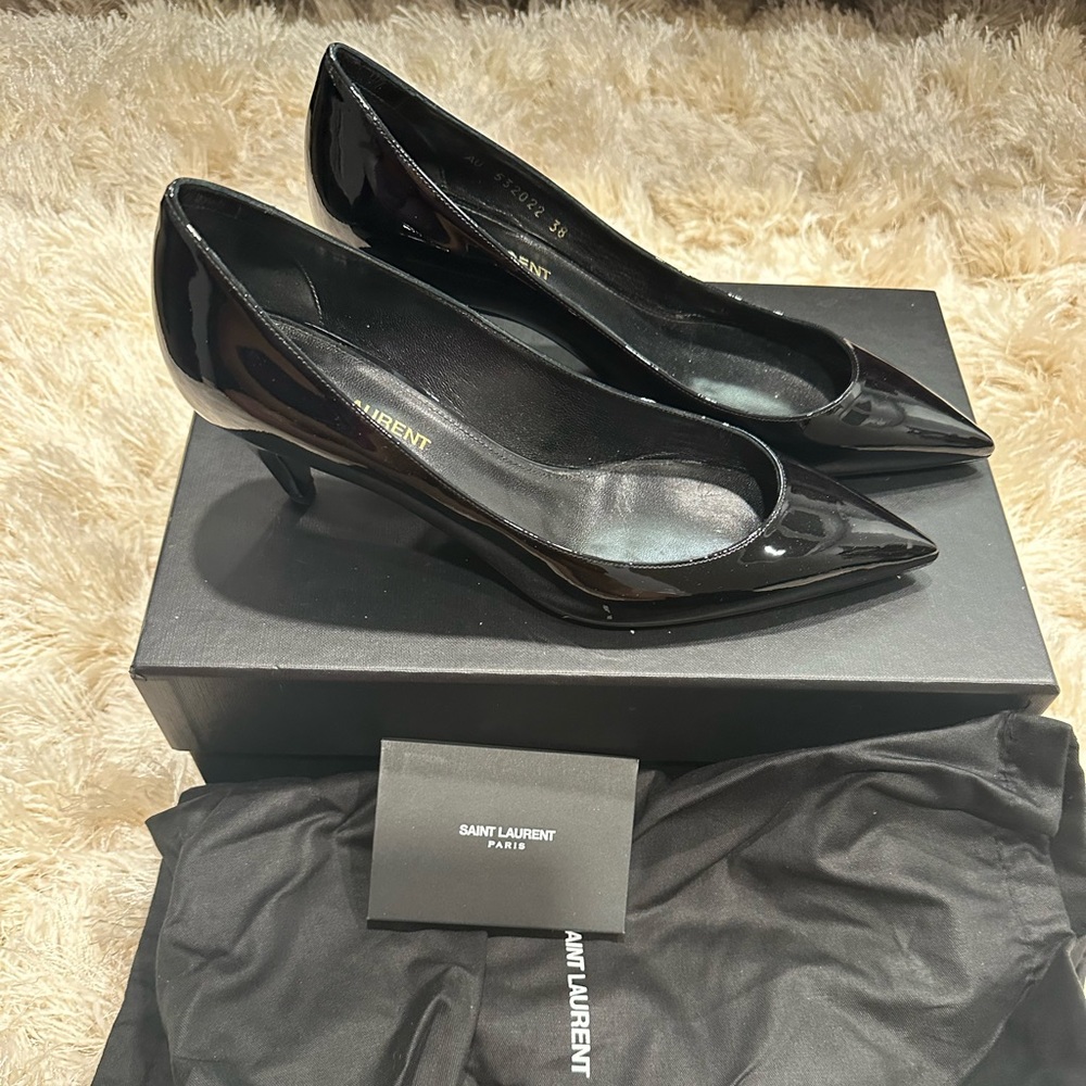Saint Laurent Patent Pump